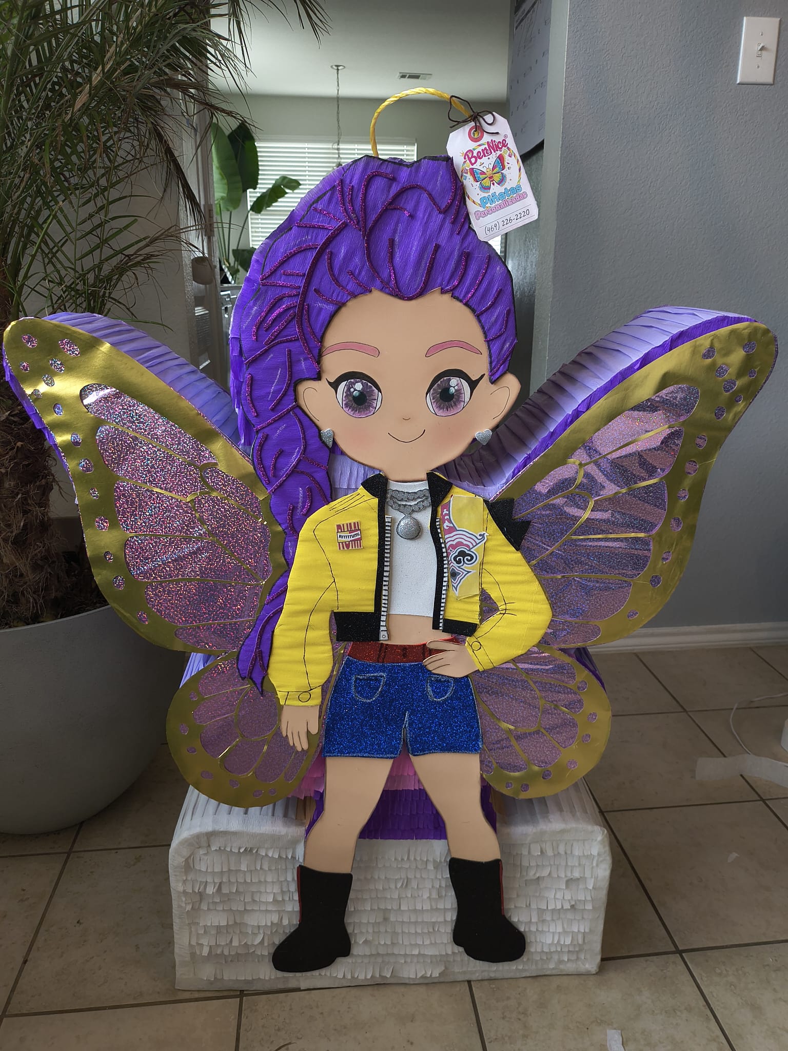 Huntrix Rumi Butterfly Piñata